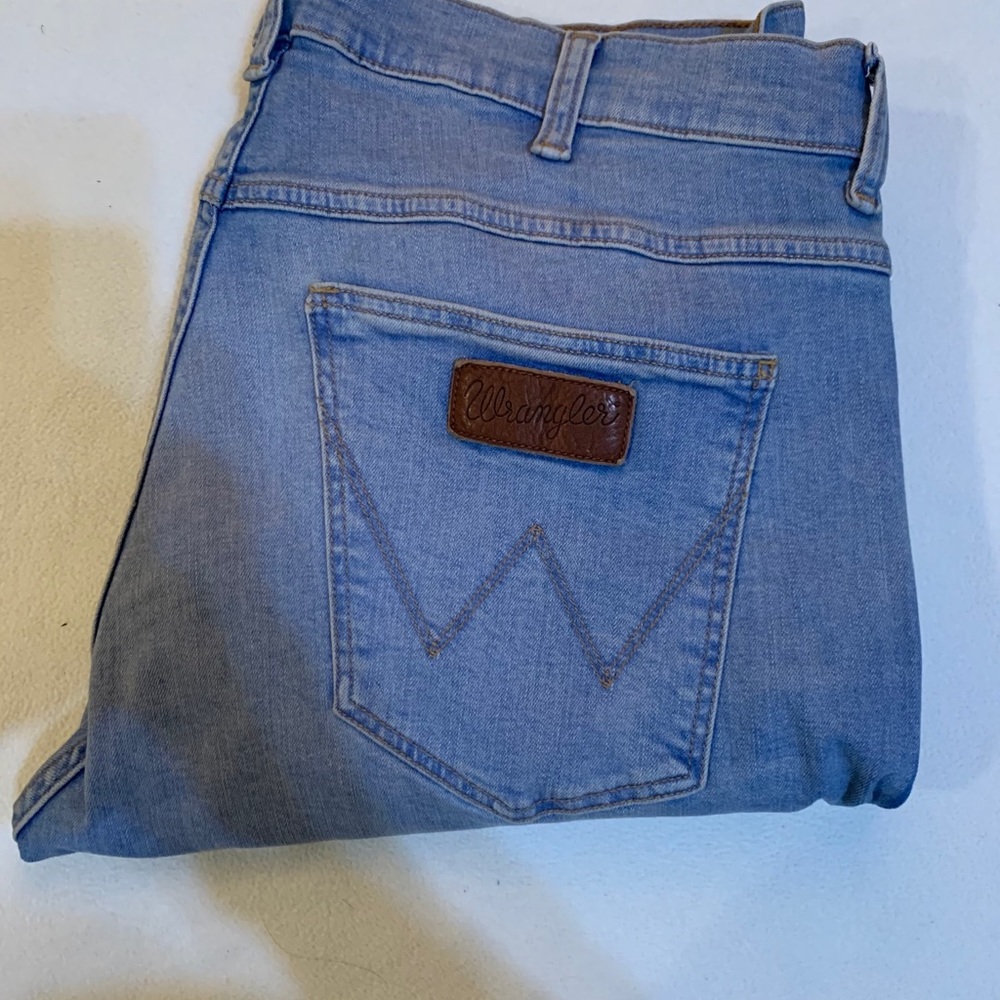 Men’s Wrangler Slim Straight Jeans